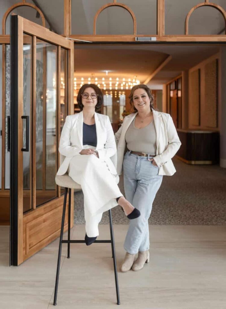 Foto van Michelle en Amy van Gool